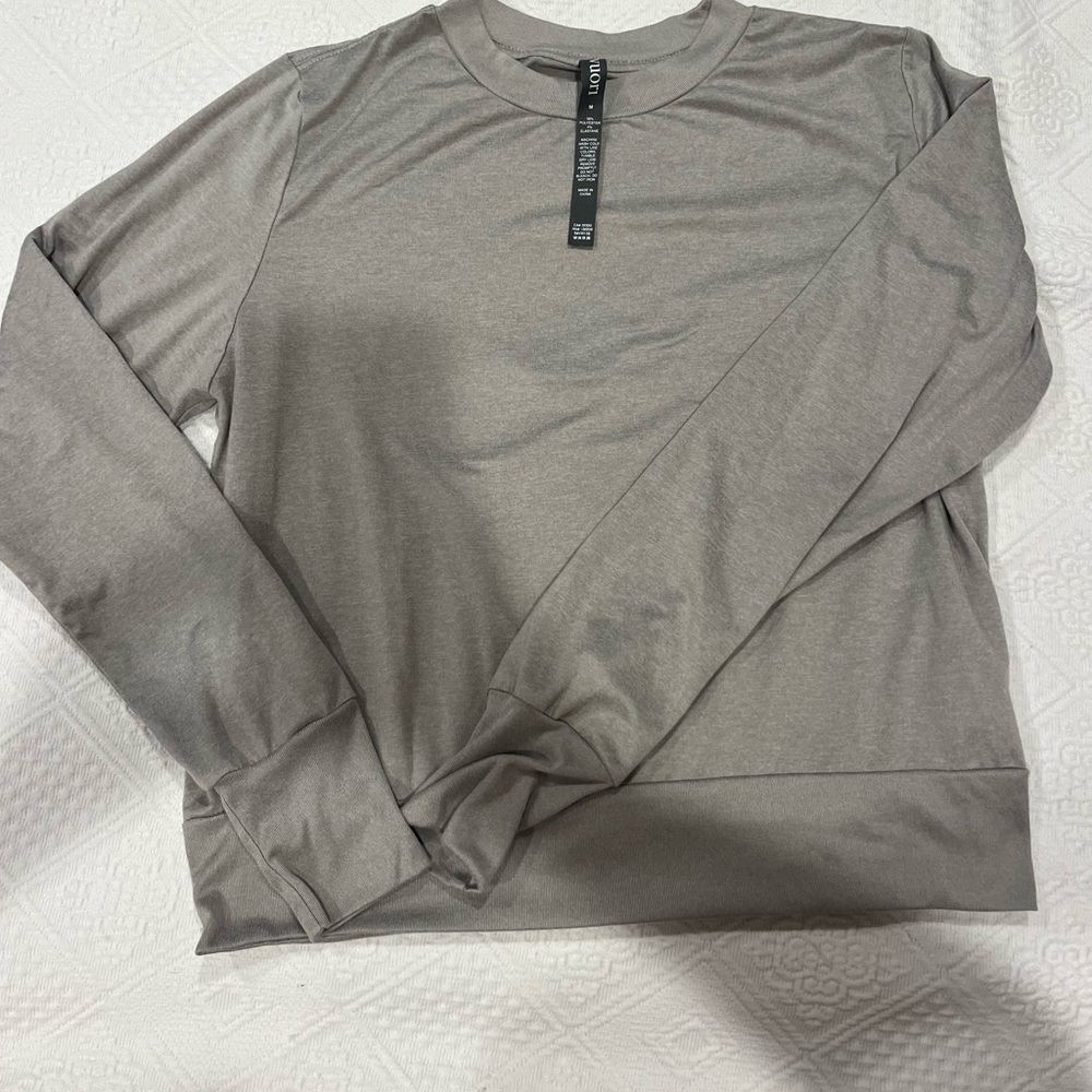 Vuori Gray Long Sleeve Performance Tee